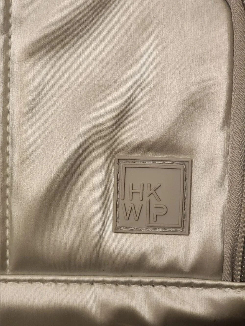 HKWP Silver Metallic Crossbody Shoulder Bag Adjustable Strap Multi Pocket